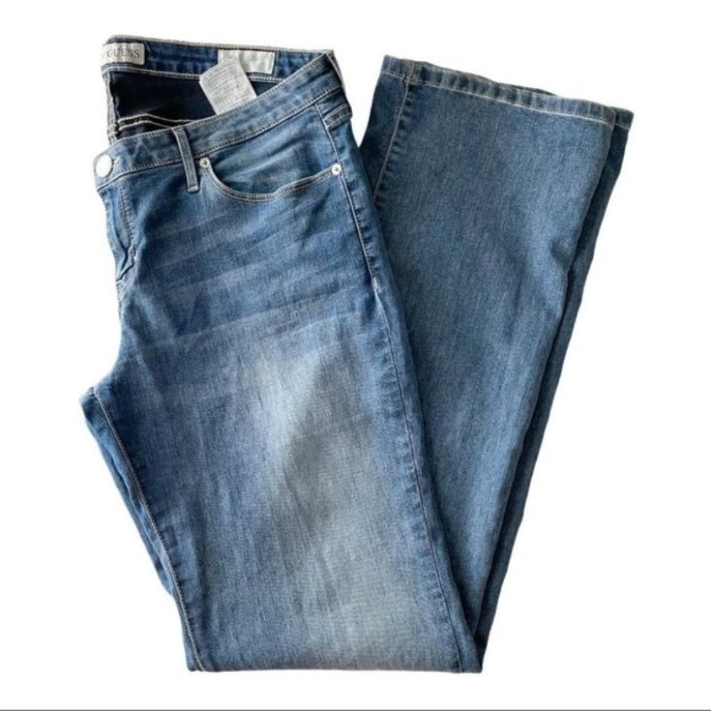 guess Medium Wash Straight Leg Jeans Grace Fit 31